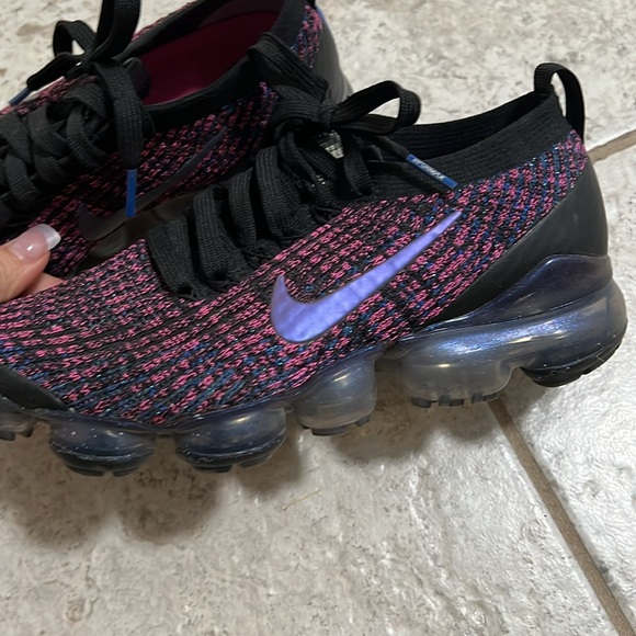 Nike Sneakers - Picture 3 of 3